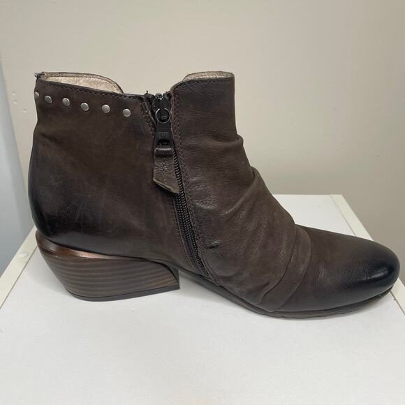 Miz‎ Mooz Ruched Slouchy Leather Studded Ankle Boots Booties Zipper Brown Sz 38 - Picture 11 of 13